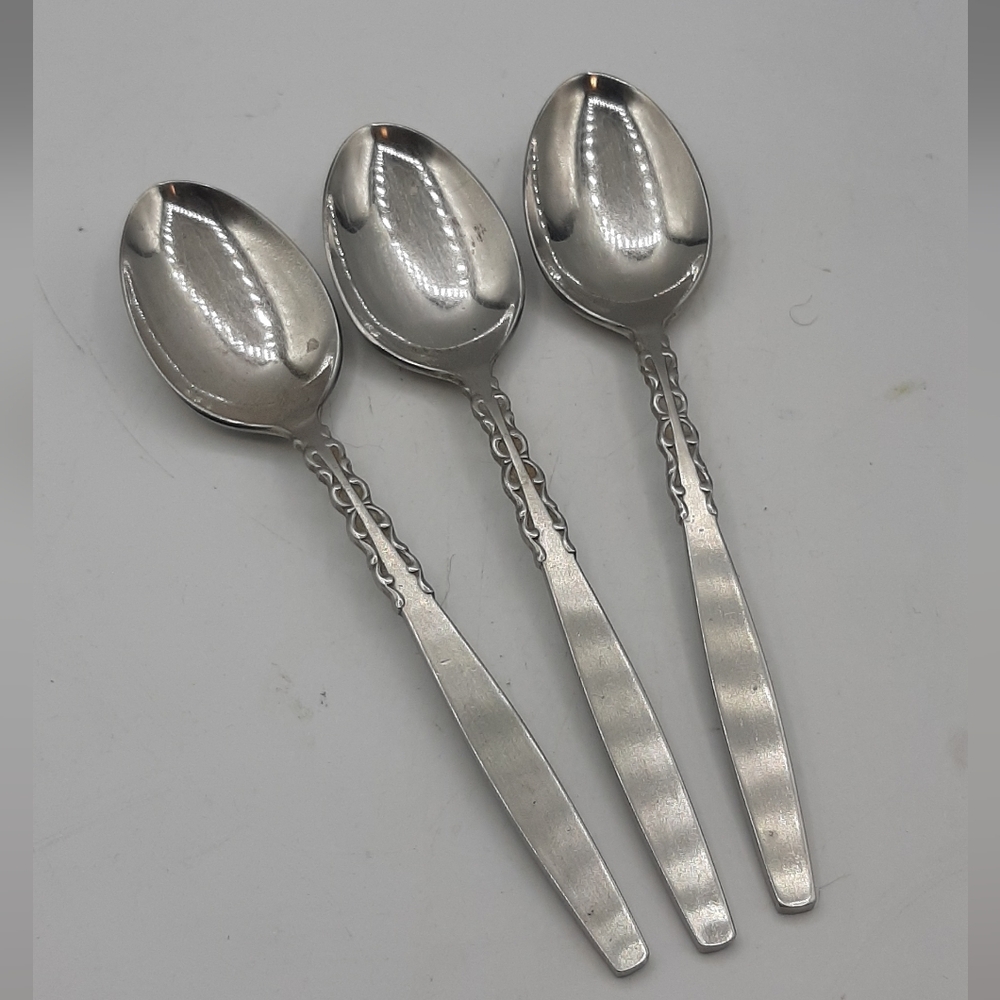International Lyon ALHAMBRA Stainless Satin Handle Silverware Oval Soup Spoon